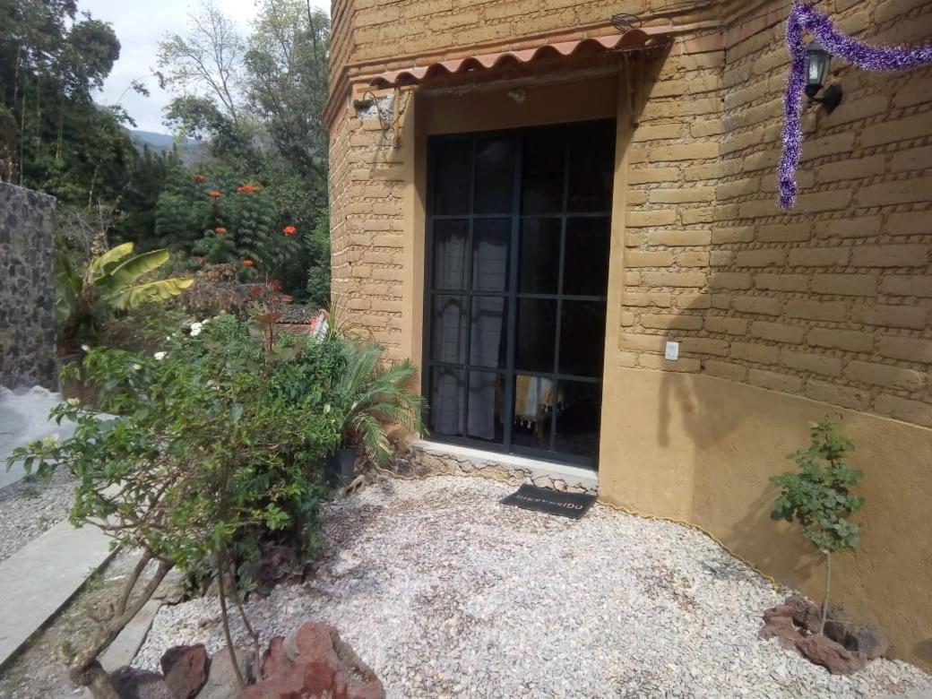 Hospedaje Casa Cortes - Recamaras De Descanso, Tepoztlan Mor - No Contamos Con Estacionamiento Exterior photo